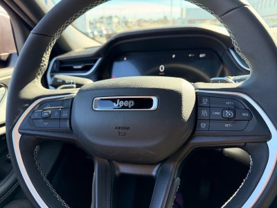 2026 Jeep Grand Cherokee GRAND CHEROKEE LAREDO X 4X4