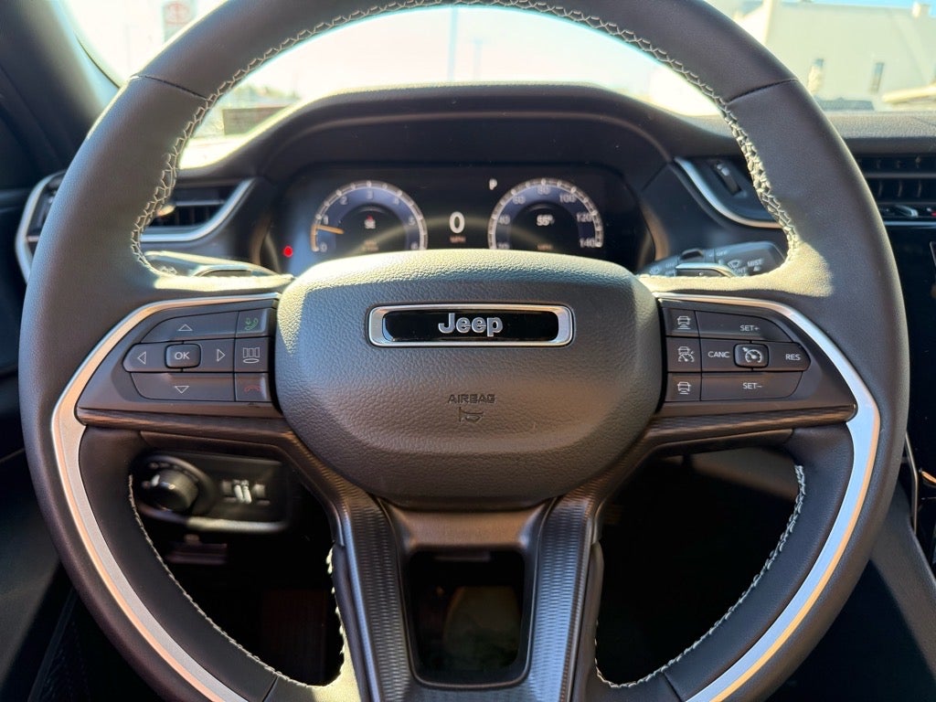 2025 Jeep Grand Cherokee Laredo X 4x4