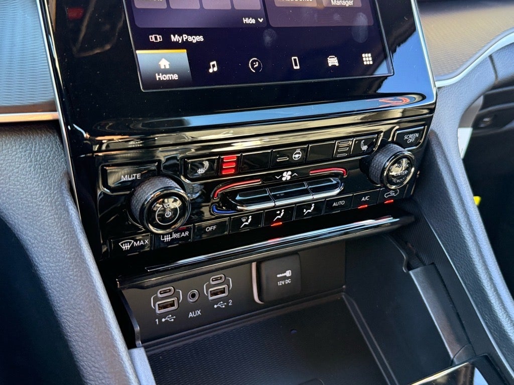 2025 Jeep Grand Cherokee Laredo X 4x4