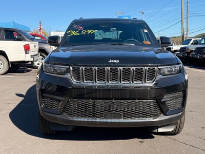 2025 Jeep Grand Cherokee Laredo X 4x4