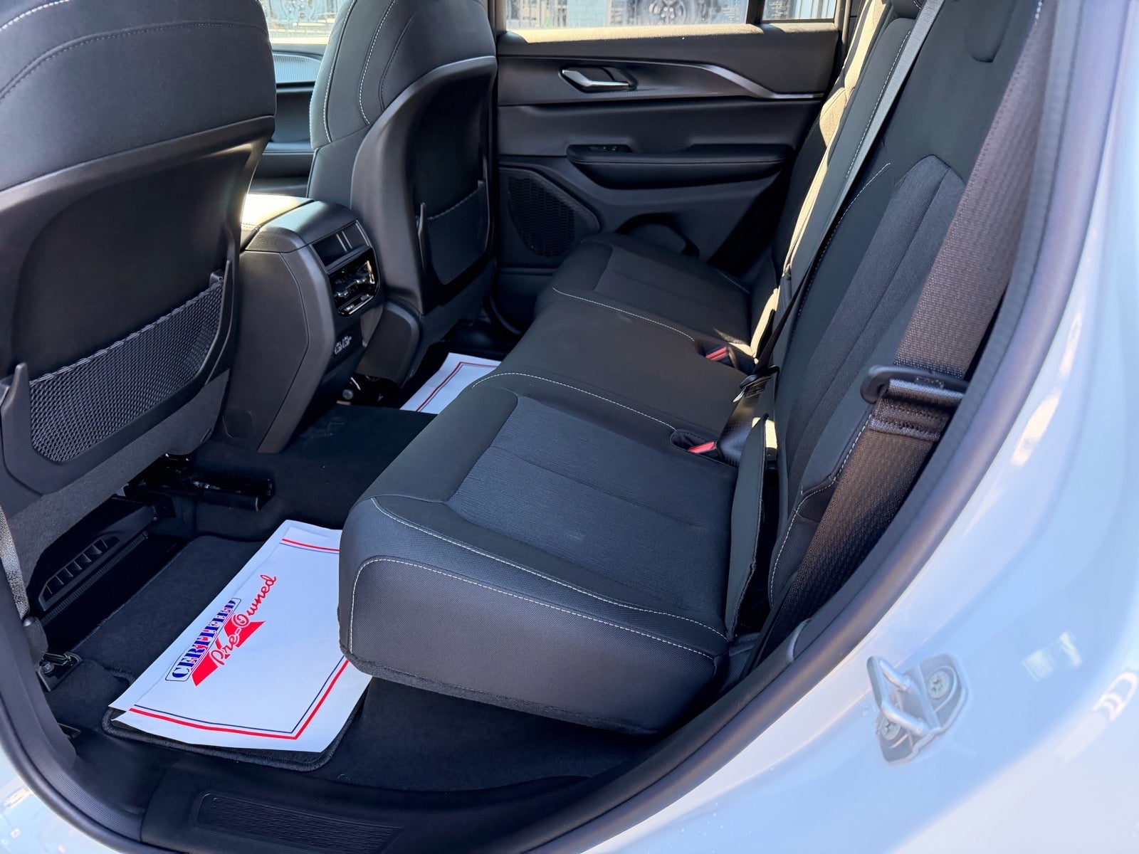 2026 Jeep Grand Cherokee GRAND CHEROKEE LAREDO 4X4