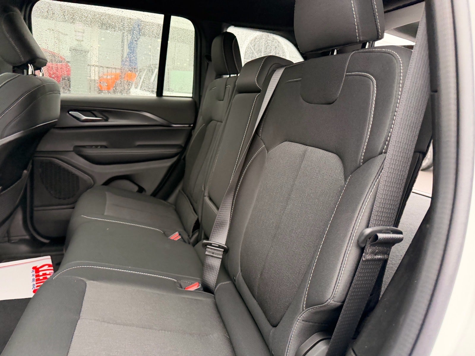 2026 Jeep Grand Cherokee GRAND CHEROKEE LAREDO X 4X4