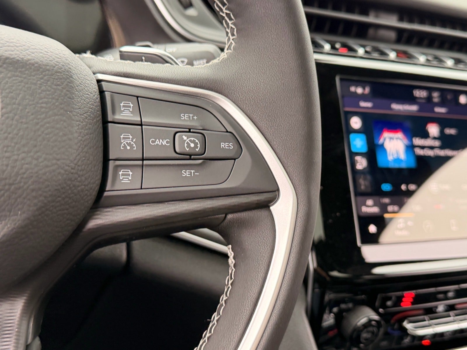 2026 Jeep Grand Cherokee GRAND CHEROKEE LAREDO X 4X4