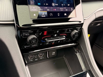 2026 Jeep Grand Cherokee GRAND CHEROKEE LAREDO X 4X4