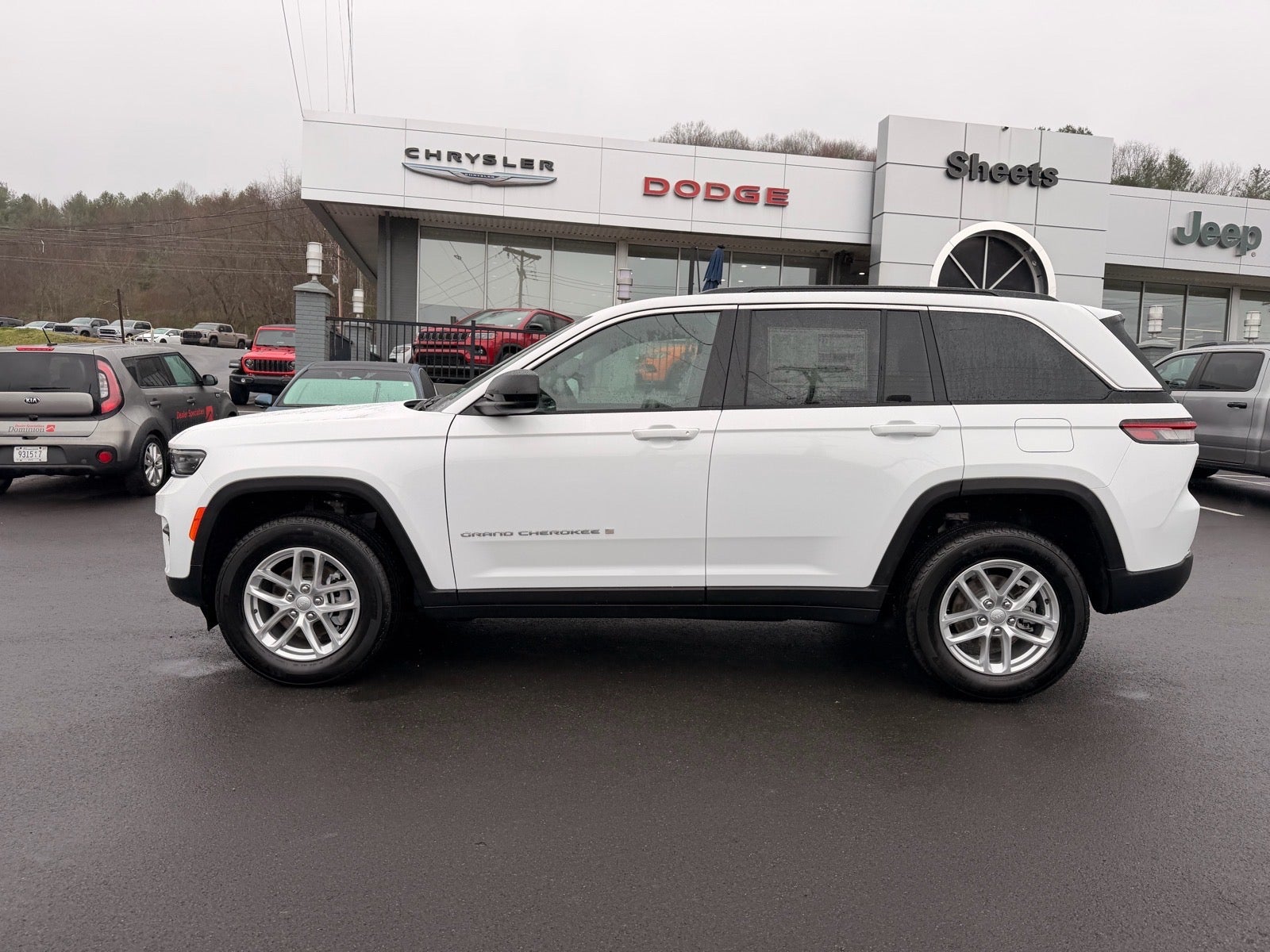 2026 Jeep Grand Cherokee GRAND CHEROKEE LAREDO X 4X4