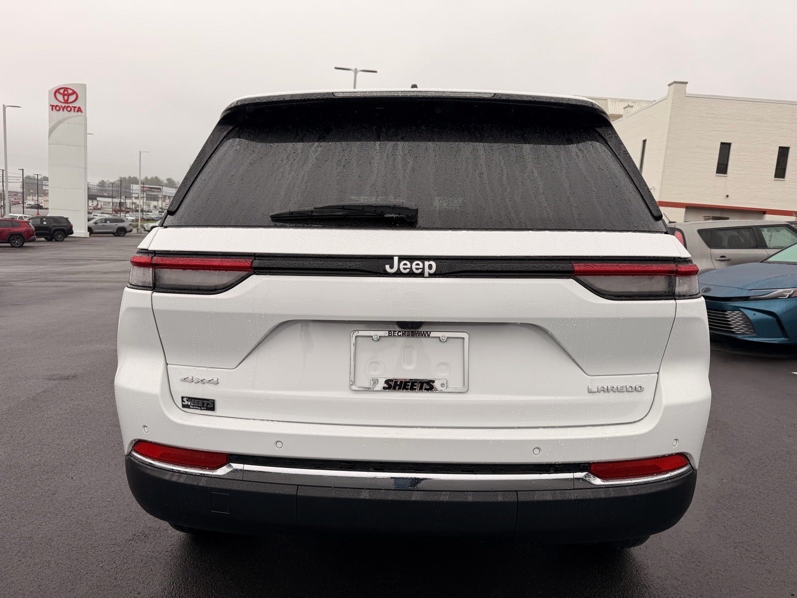 2026 Jeep Grand Cherokee GRAND CHEROKEE LAREDO X 4X4