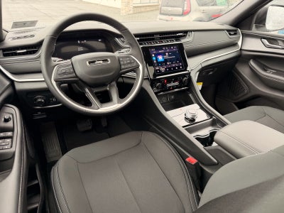 2026 Jeep Grand Cherokee GRAND CHEROKEE LAREDO X 4X4