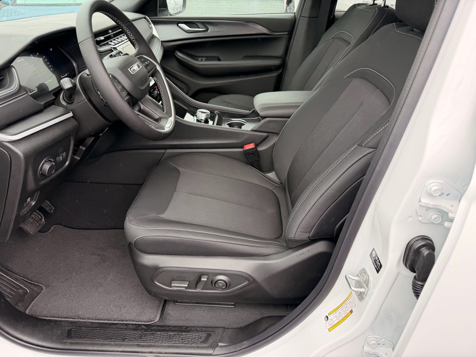 2026 Jeep Grand Cherokee GRAND CHEROKEE LAREDO X 4X4