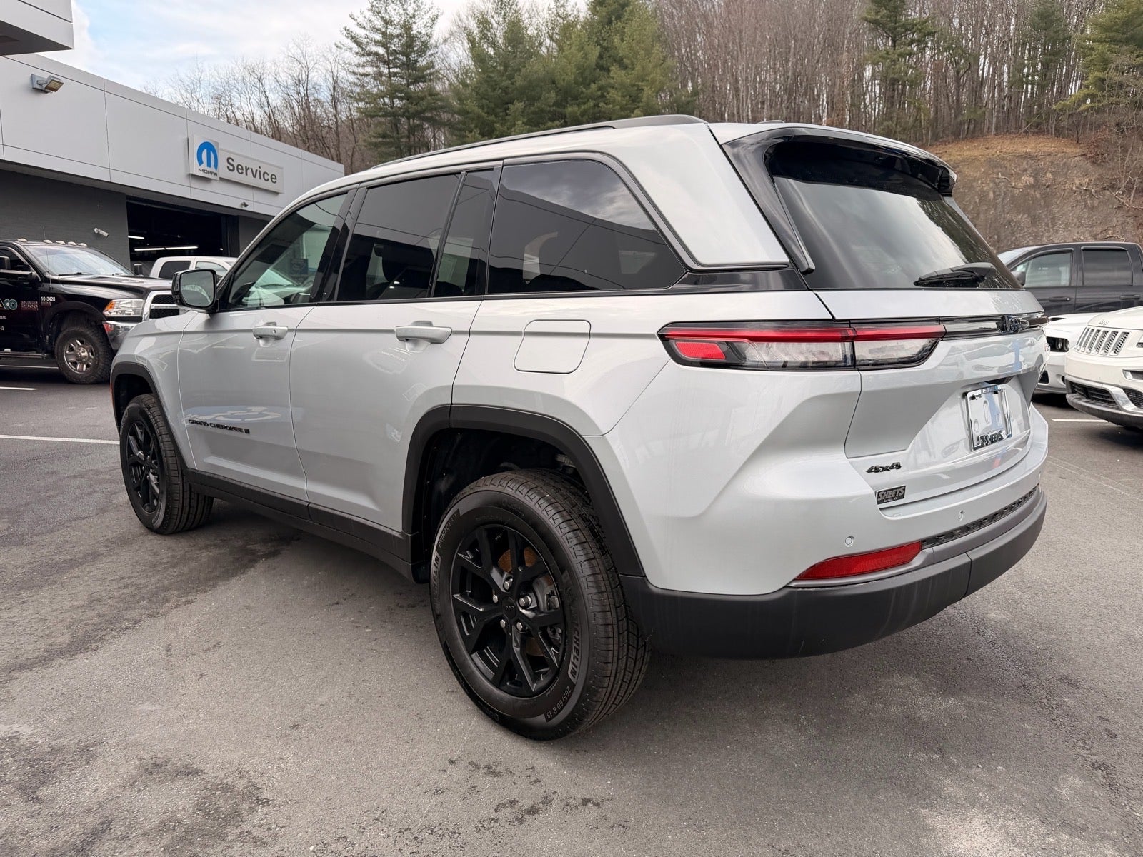 2026 Jeep Grand Cherokee GRAND CHEROKEE LAREDO ALTITUDE 4X4