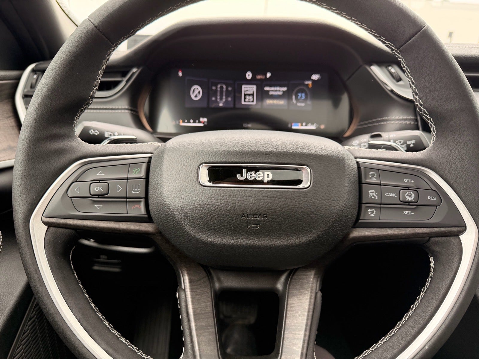 2026 Jeep Grand Cherokee GRAND CHEROKEE ALTITUDE 4X4