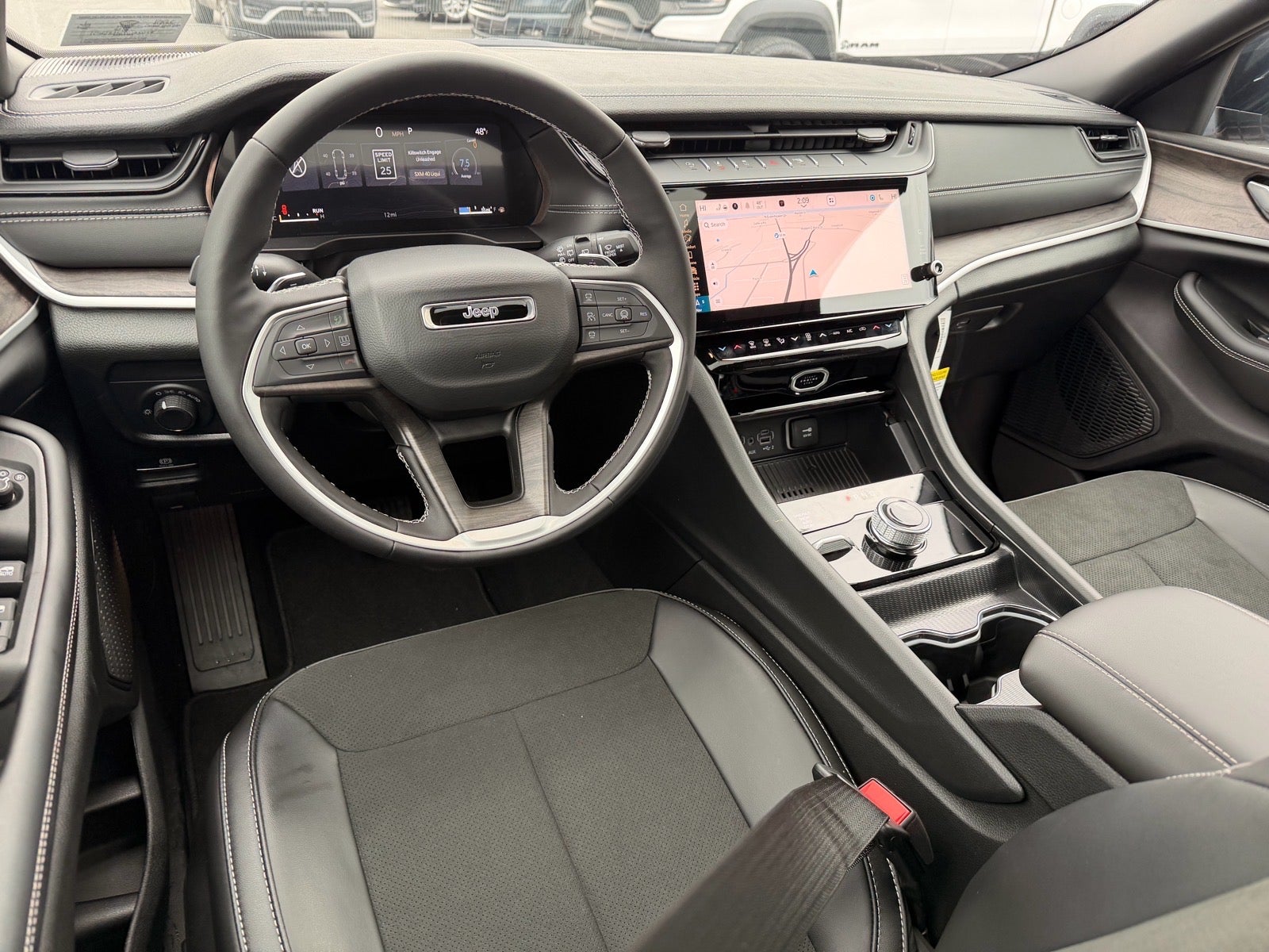 2026 Jeep Grand Cherokee GRAND CHEROKEE ALTITUDE 4X4