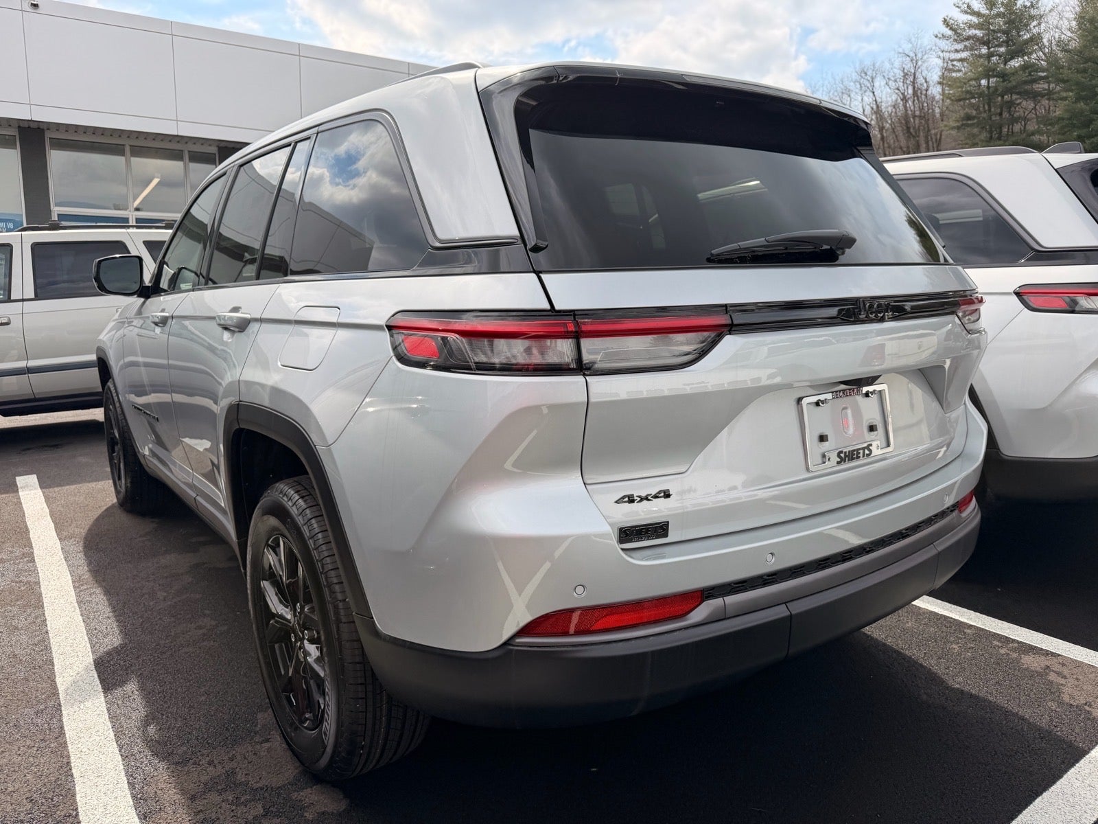 2026 Jeep Grand Cherokee GRAND CHEROKEE LAREDO ALTITUDE 4X4