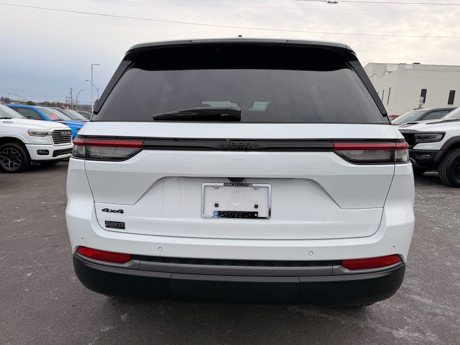 2026 Jeep Grand Cherokee GRAND CHEROKEE ALTITUDE 4X4