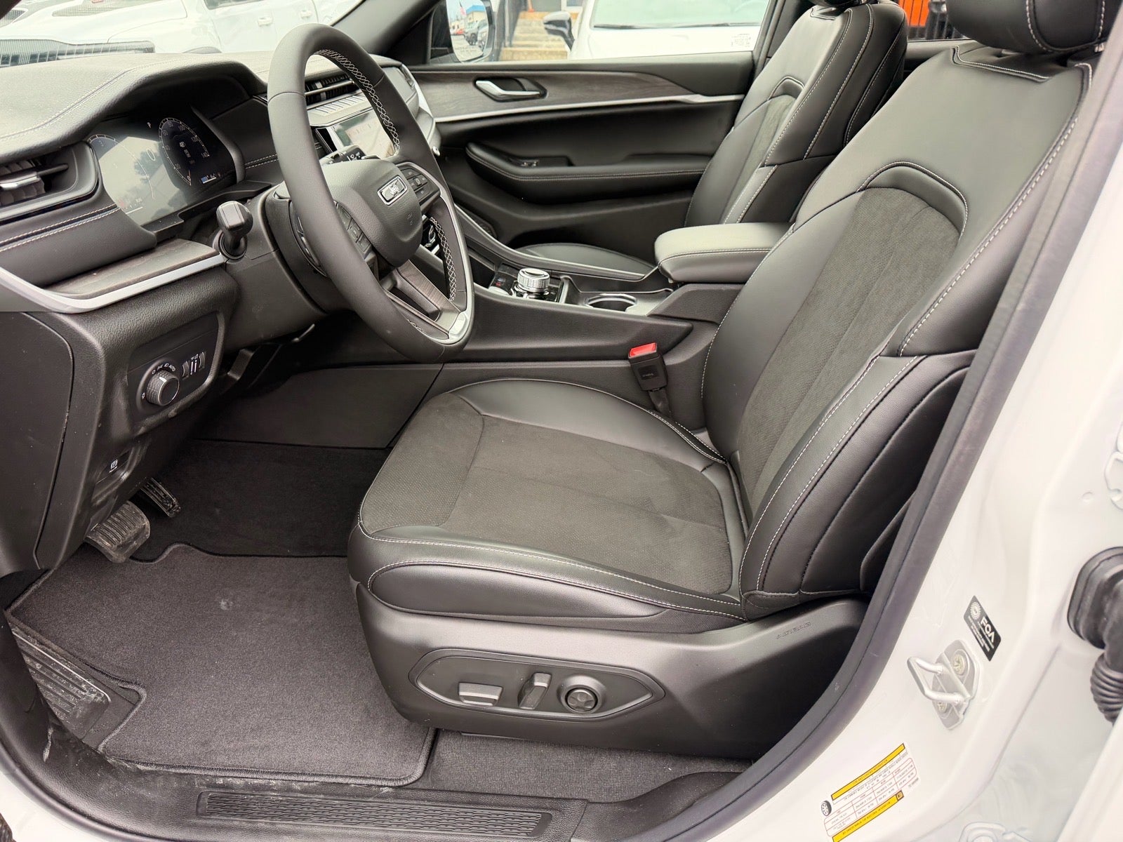 2026 Jeep Grand Cherokee GRAND CHEROKEE ALTITUDE 4X4