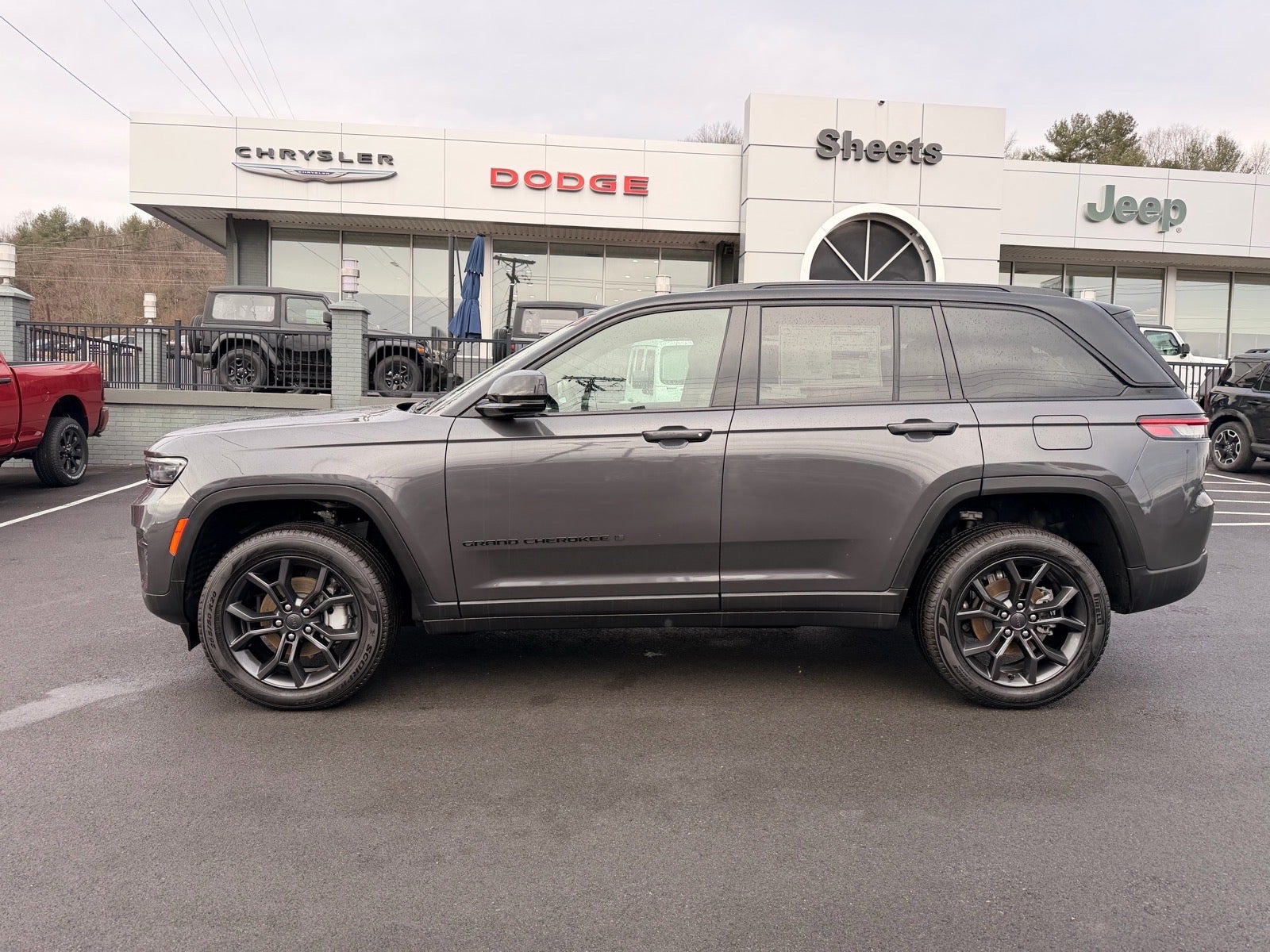 2025 Jeep Grand Cherokee GRAND CHEROKEE LIMITED 4X4