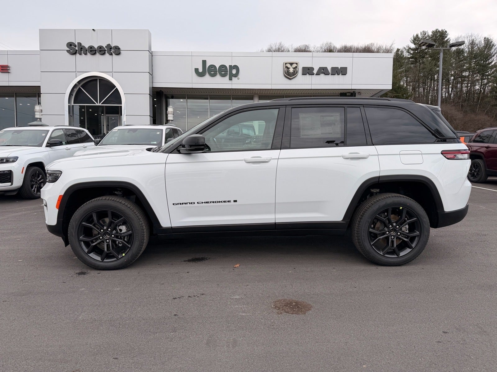 2025 Jeep Grand Cherokee GRAND CHEROKEE LIMITED 4X4