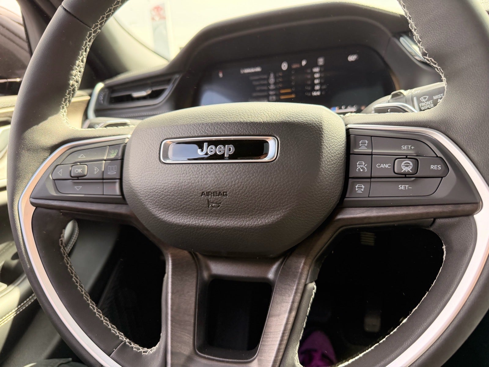 2026 Jeep Grand Cherokee GRAND CHEROKEE L LAREDO ALTITUDE 4X4