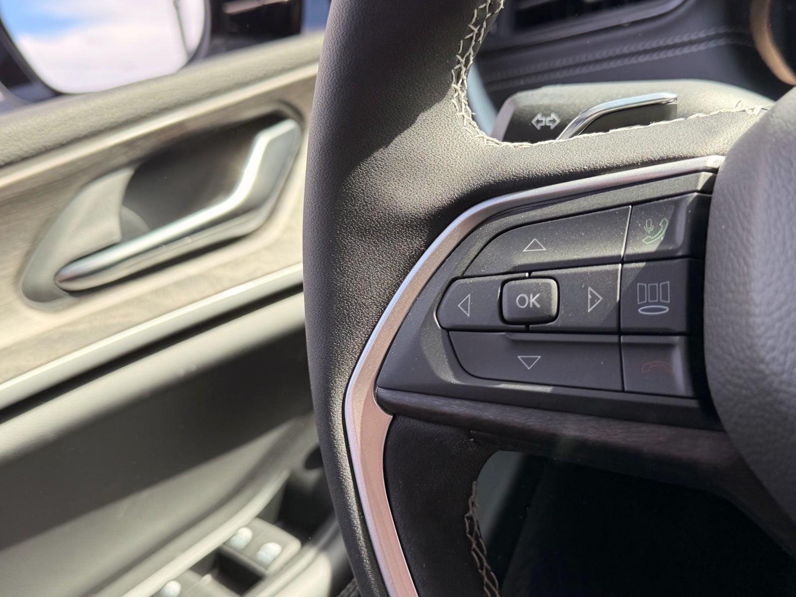 2026 Jeep Grand Cherokee GRAND CHEROKEE L LAREDO ALTITUDE 4X4