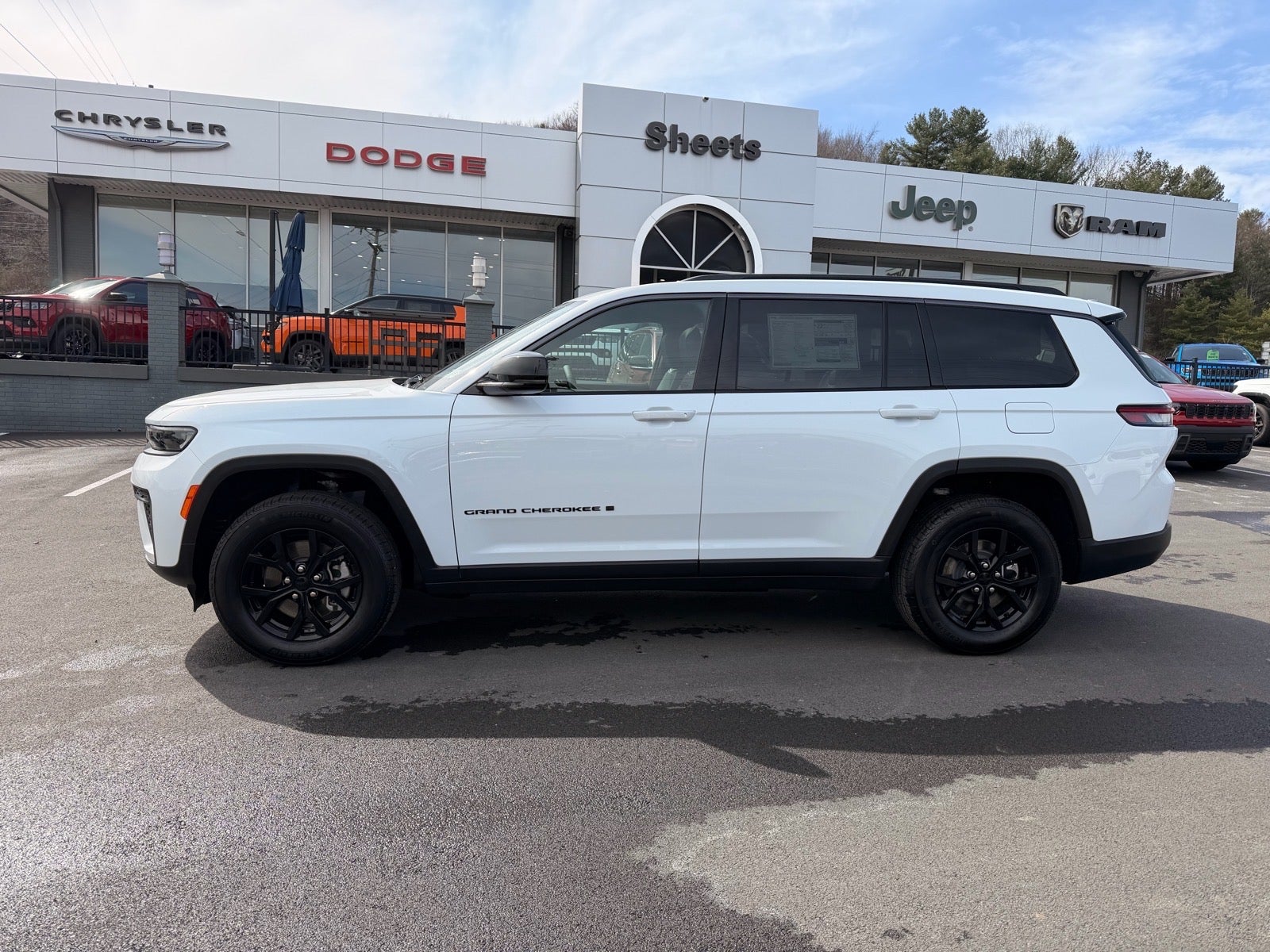 2026 Jeep Grand Cherokee GRAND CHEROKEE L LAREDO ALTITUDE 4X4
