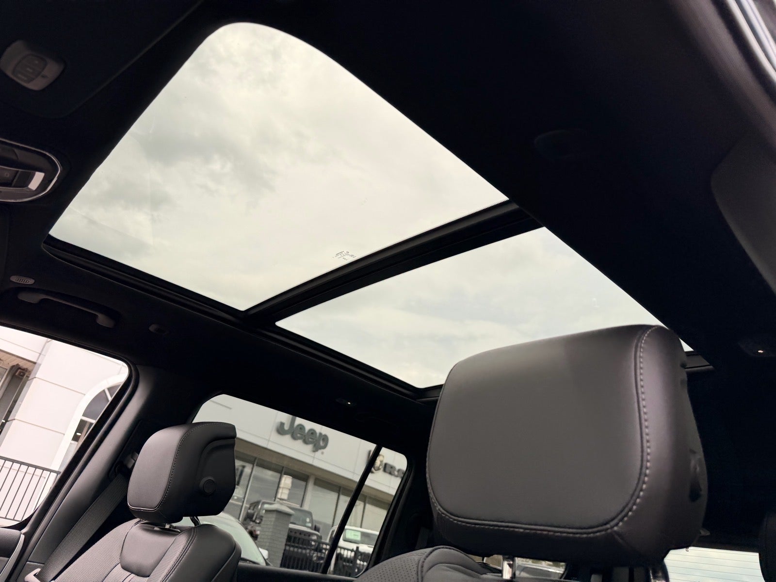 2026 Jeep Grand Wagoneer GRAND WAGONEER UPLAND 4X4