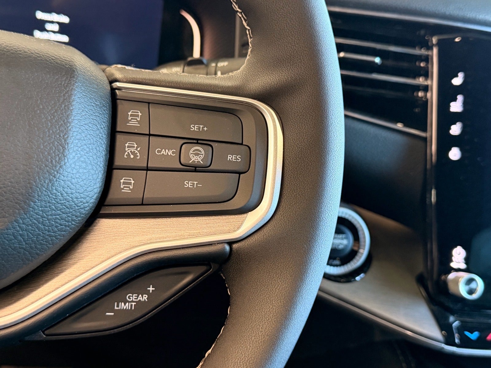 2026 Jeep Grand Wagoneer GRAND WAGONEER LIMITED ALTITUDE 4X4