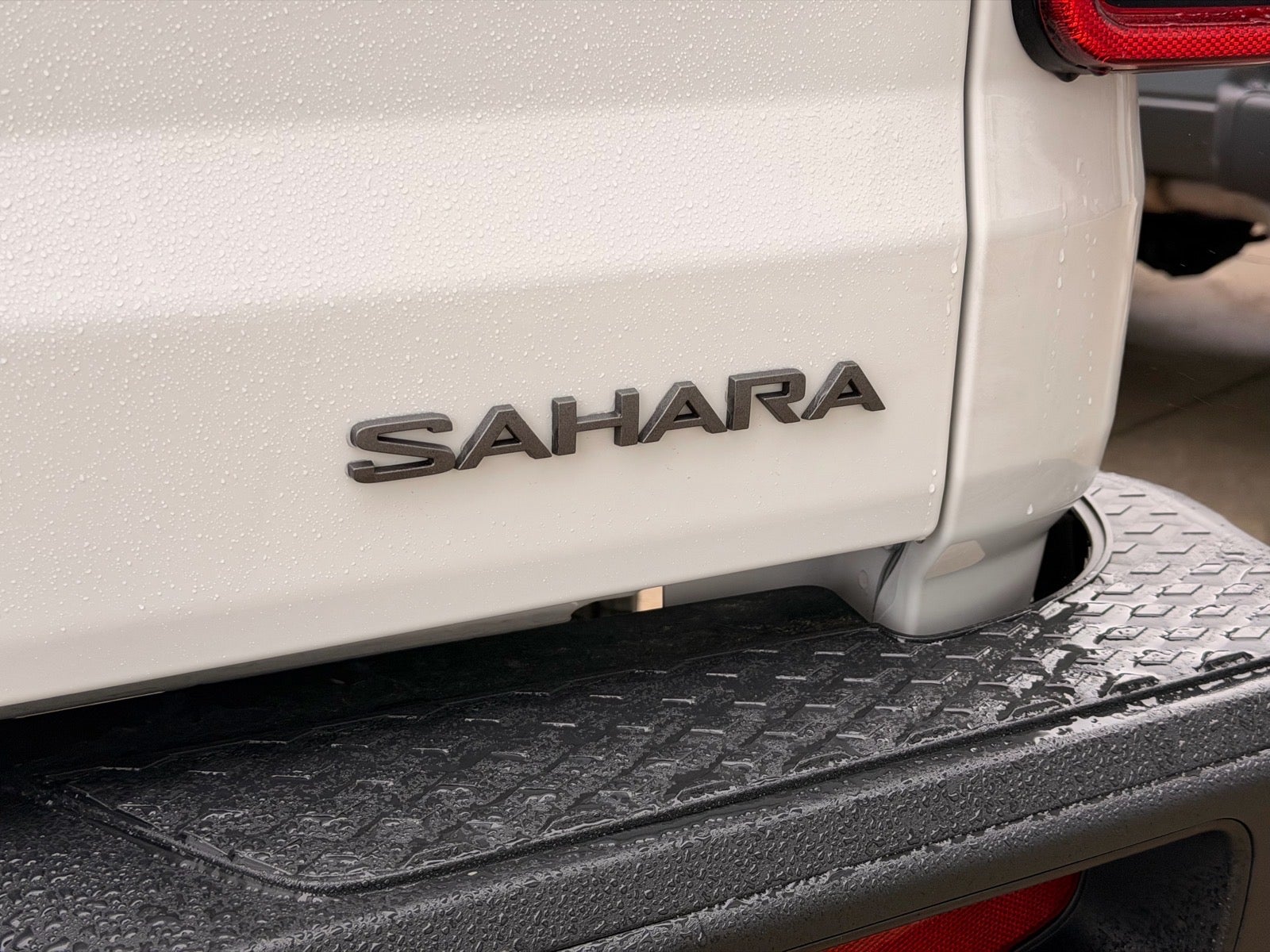 2026 Jeep Gladiator GLADIATOR SAHARA 4X4