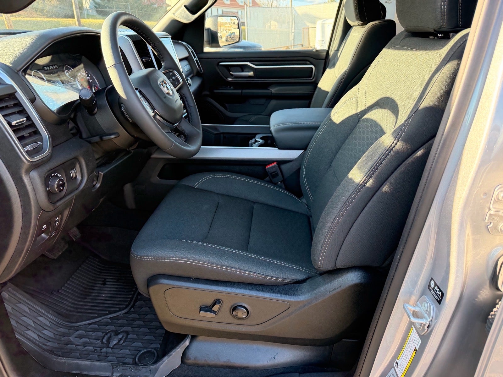 2025 RAM 1500 Big Horn Crew Cab 4x4 5'7' Box