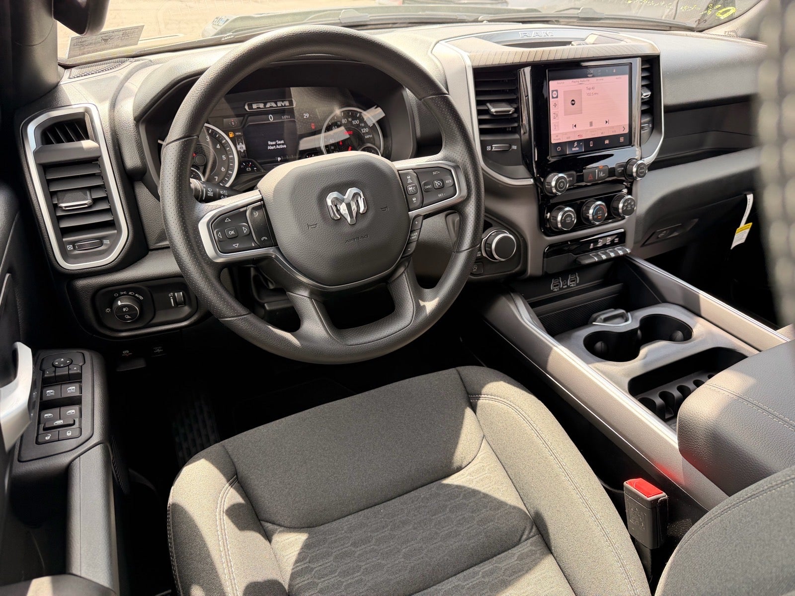 2026 RAM Ram 1500 RAM 1500 EXPRESS CREW CAB 4X4 5'7' BOX