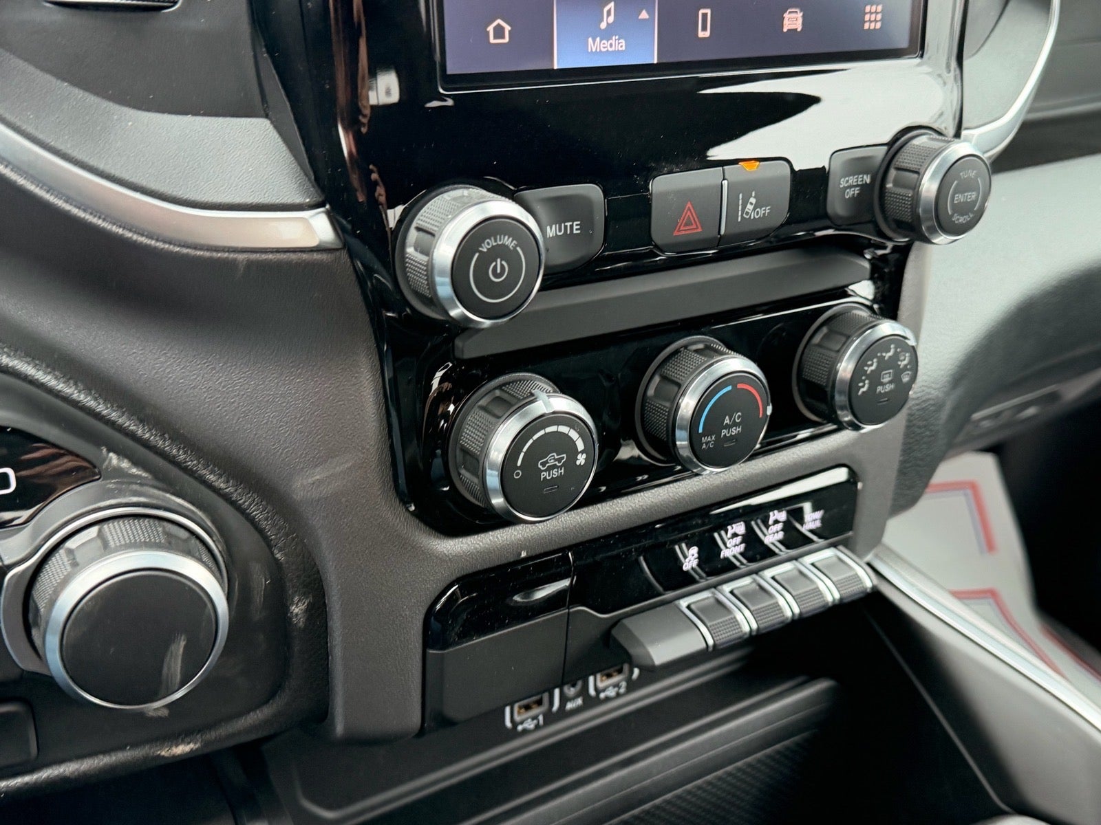 2026 RAM Ram 1500 RAM 1500 EXPRESS CREW CAB 4X4 5'7' BOX