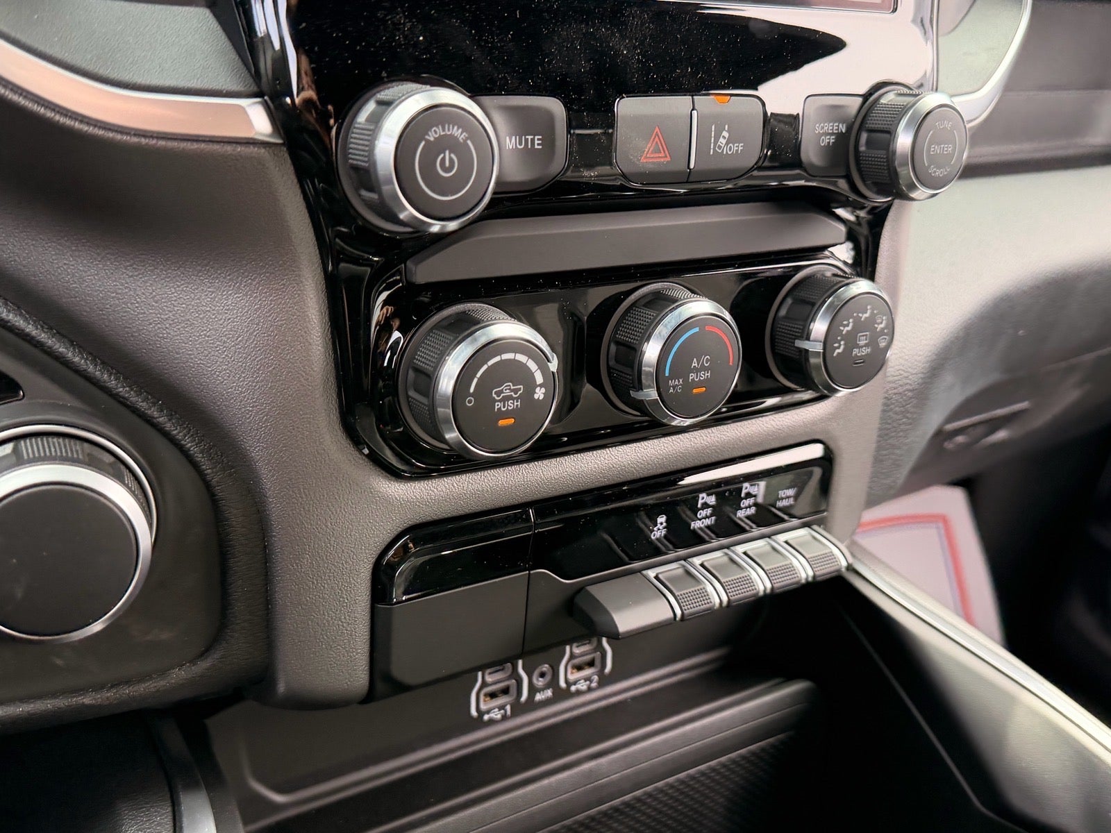 2026 RAM Ram 1500 RAM 1500 EXPRESS CREW CAB 4X4 5'7' BOX