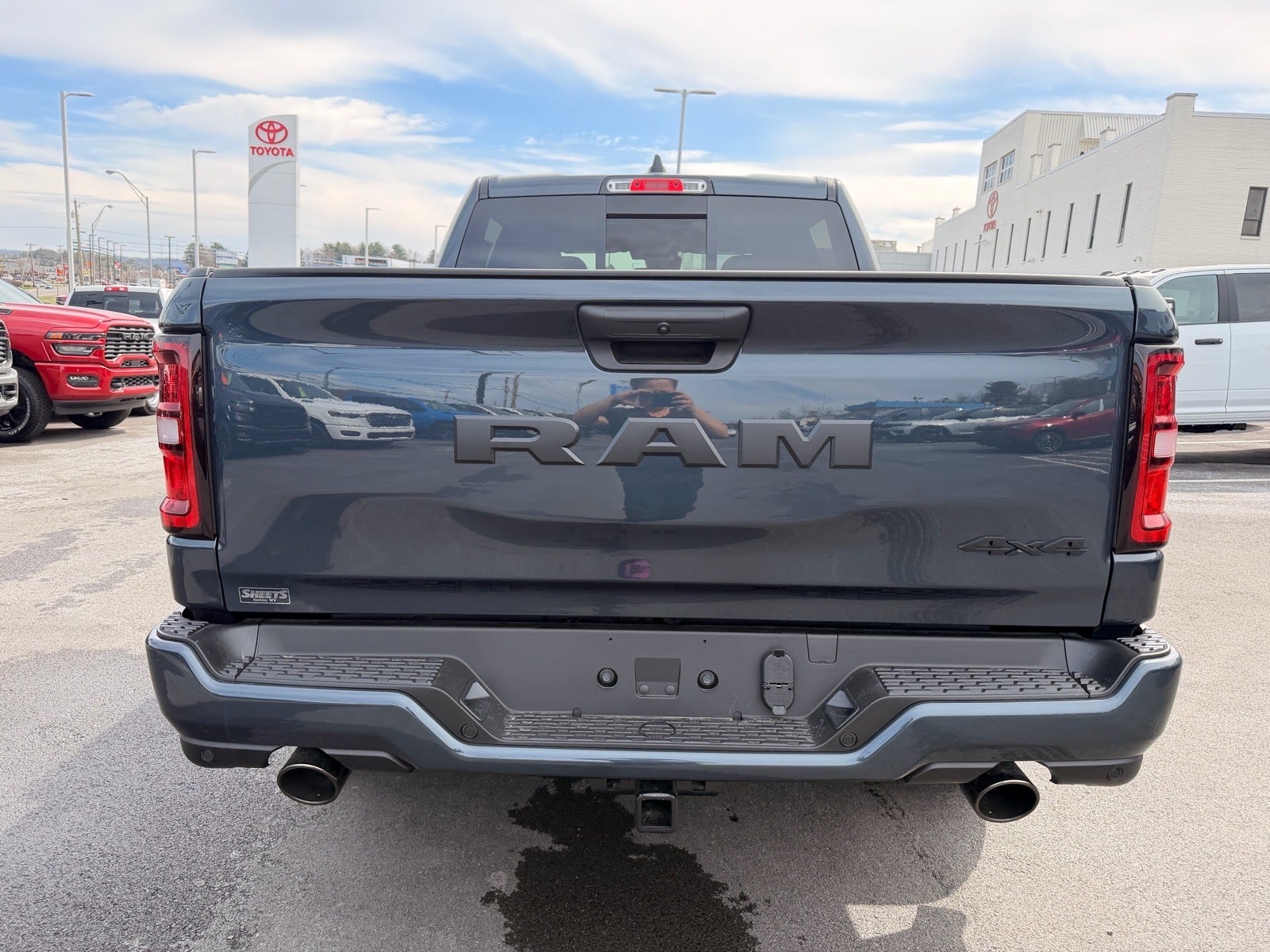 2026 RAM Ram 1500 RAM 1500 EXPRESS CREW CAB 4X4 5'7' BOX