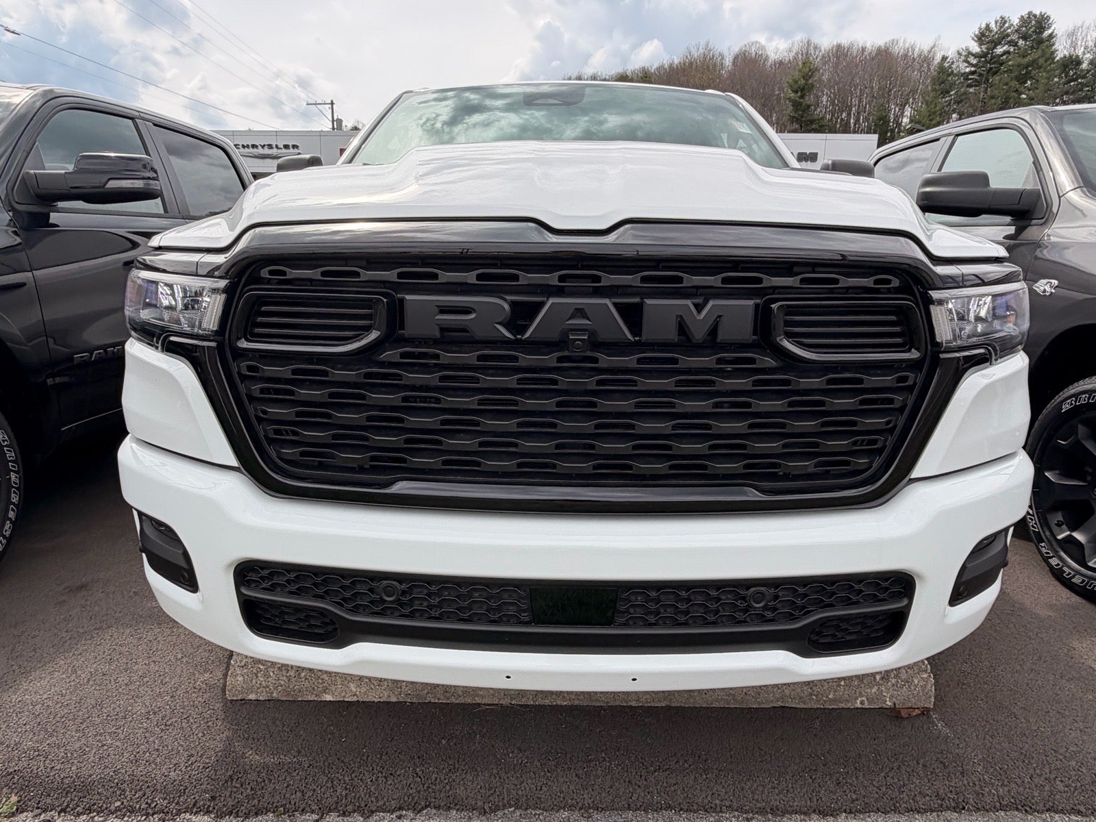2026 RAM Ram 1500 RAM 1500 EXPRESS CREW CAB 4X4 5'7' BOX