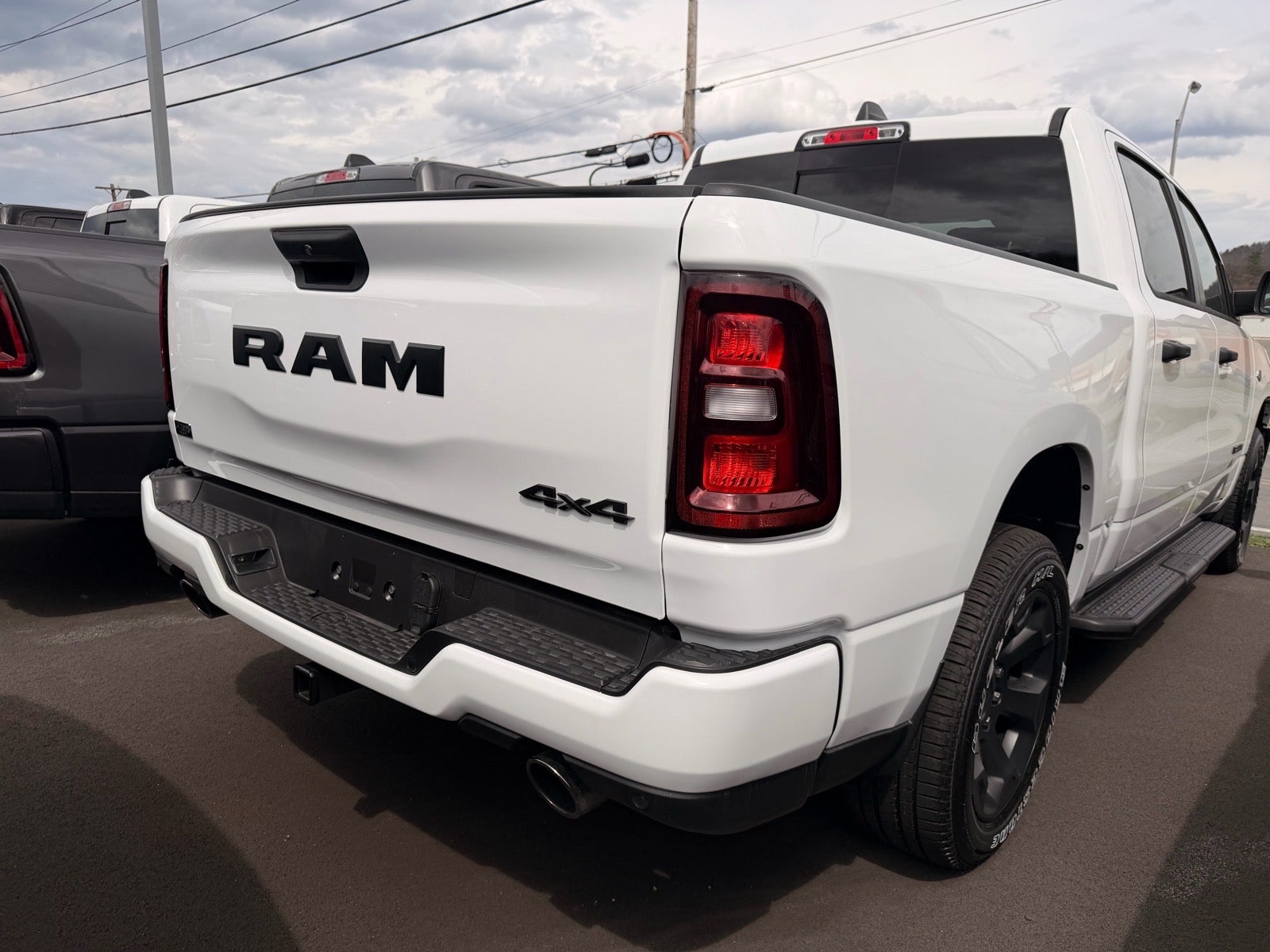 2026 RAM Ram 1500 RAM 1500 EXPRESS CREW CAB 4X4 5'7' BOX