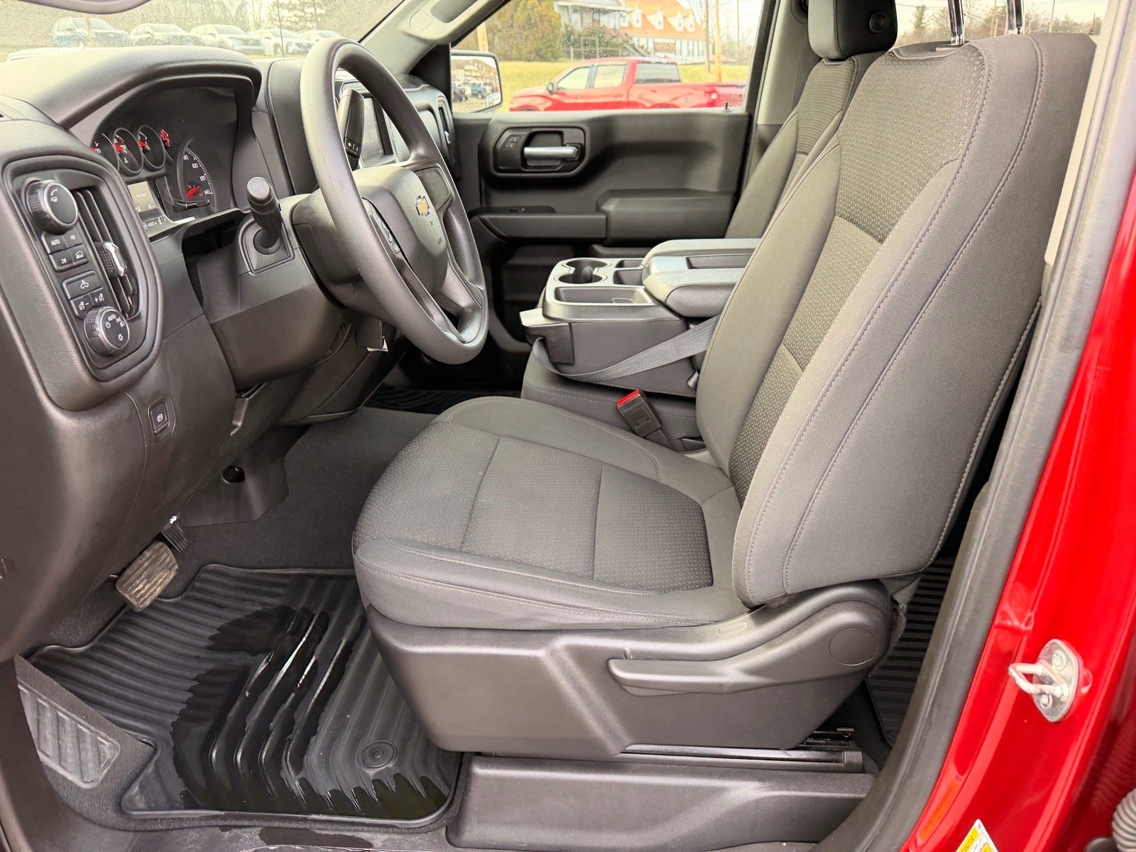 2021 Chevrolet Silverado 1500 4WD Crew Cab Short Bed Custom