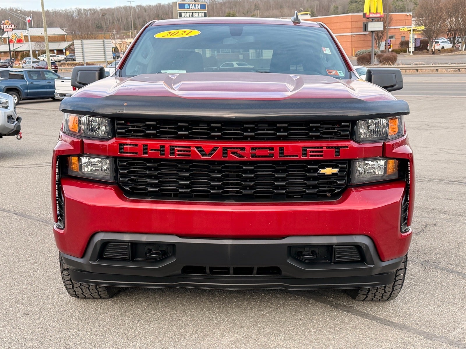 2021 Chevrolet Silverado 1500 4WD Crew Cab Short Bed Custom