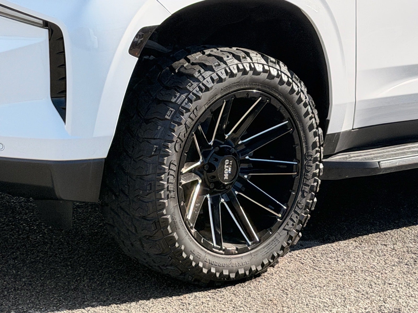 2023 Chevrolet Tahoe 4WD LS