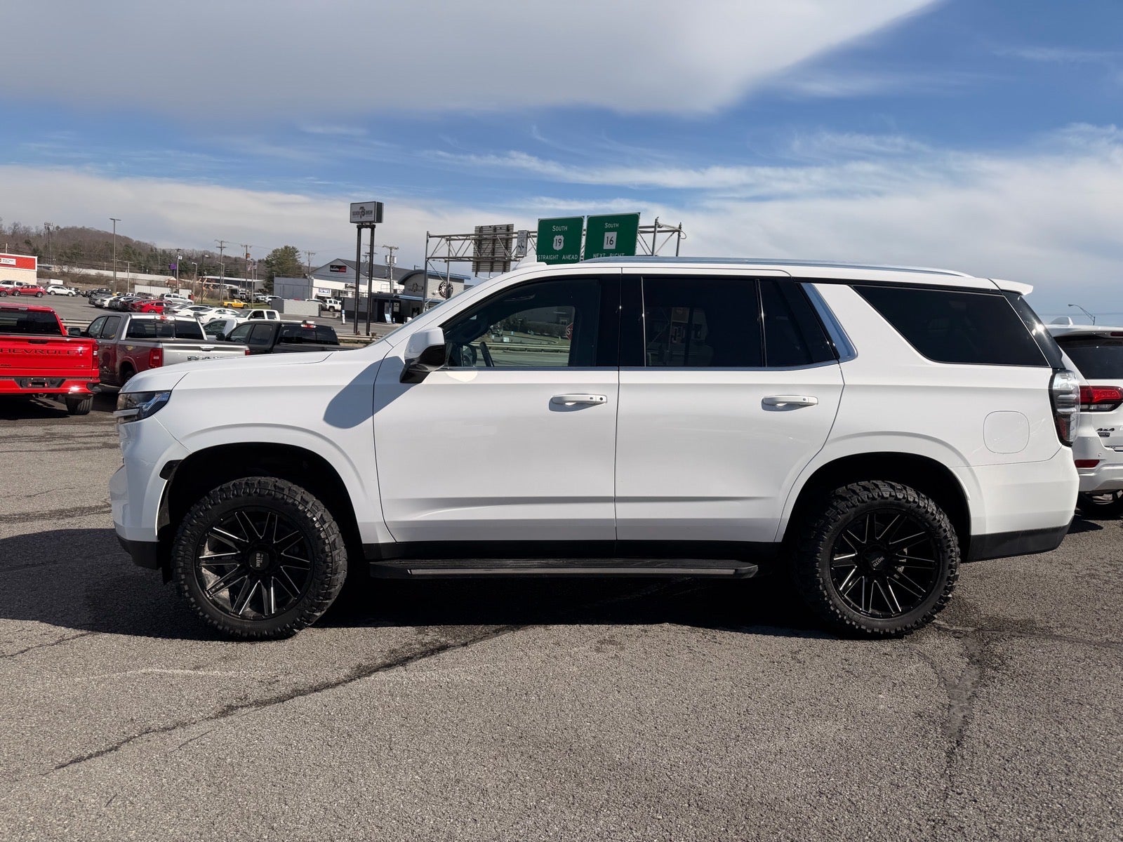 2023 Chevrolet Tahoe 4WD LS