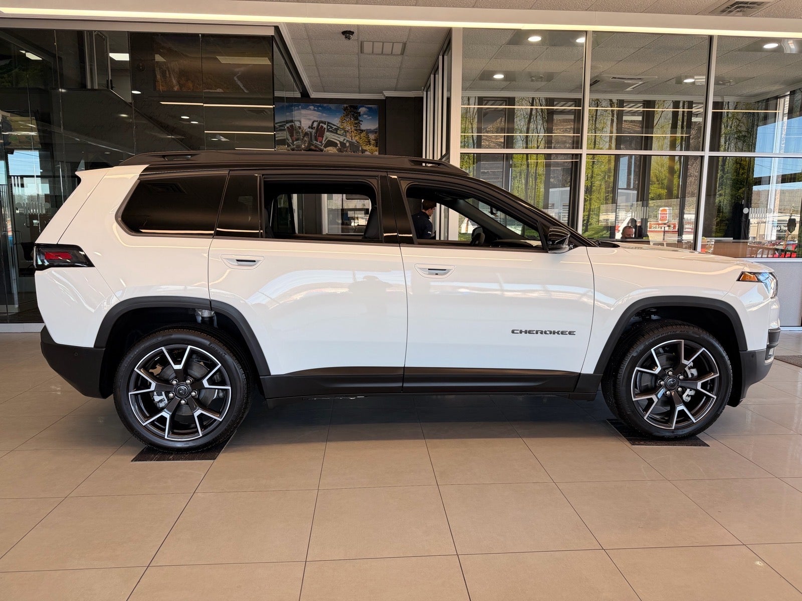2026 Jeep Cherokee CHEROKEE OVERLAND 4X4