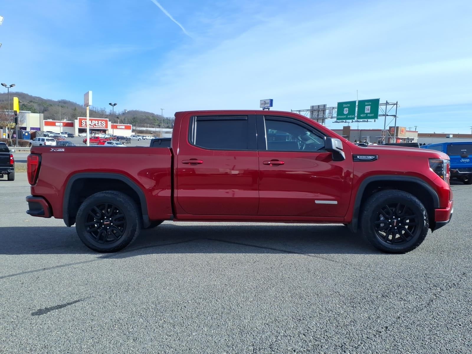 2023 GMC Sierra 1500 4WD Crew Cab Short Box Elevation with 3SB