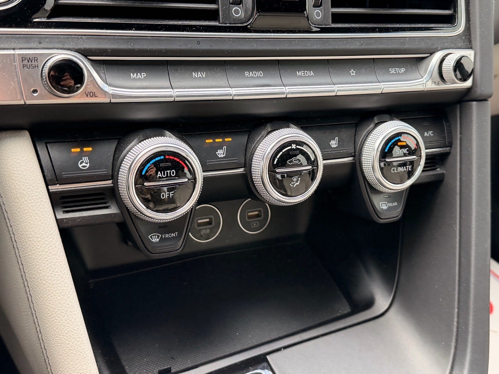 2023 Genesis G70 2.0T AWD